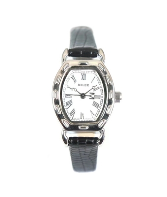 Modern comfortable Leather Band Quartz Watch Engraved Logo Case Back