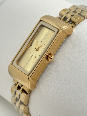 Analog Display Stainless Steel Strap Watch Mineral Dial Wrist Watch With Metal Strap