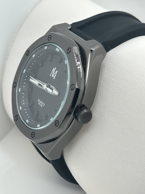Sporty And Chic Silicon Strap Watch Black Dial Fashionable Wrist Watch