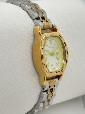 Oval Mineral Dial Stainless Steel Strap Watch Quartz Movement 18mm Band Width