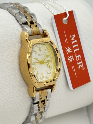 Oval Mineral Dial Stainless Steel Strap Watch Quartz Movement 18mm Band Width