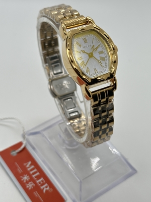 Round Dial 18mm Stainless Steel Strap Watch Waterproof Analog Quartz Watch