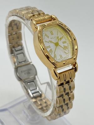 Round Dial 18mm Stainless Steel Strap Watch Waterproof Analog Quartz Watch