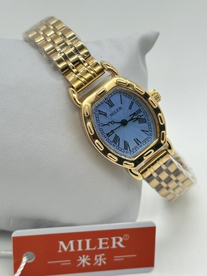 Round Casual Metal Strap Quartz Watch With Luminous Hands Analog Date Display