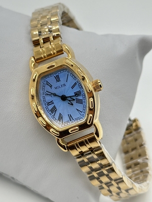 Round Casual Metal Strap Quartz Watch With Luminous Hands Analog Date Display