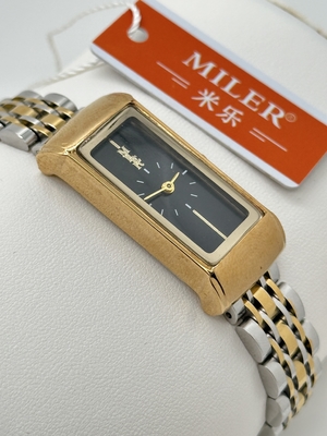 Manufacturer Sport′s Man Quartz Watch Customize Logo or Stock in China