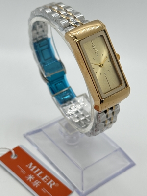 China Hot Selling Factory Quartz Lady Stainless Steel Strap Simple Watch