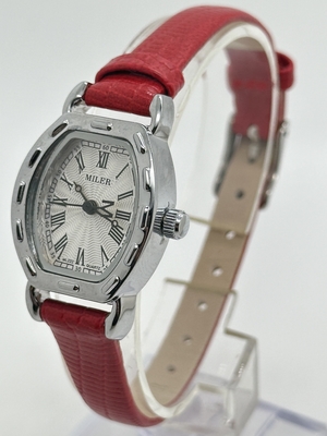 Modern Leather Strap Watches Laser Engraved Logo 30 Meters Water Resistant