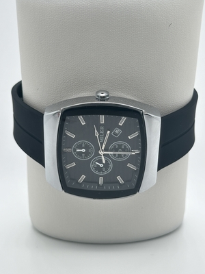 Durable And Elegant Men's Quartz Wrist Watch With Leather Band