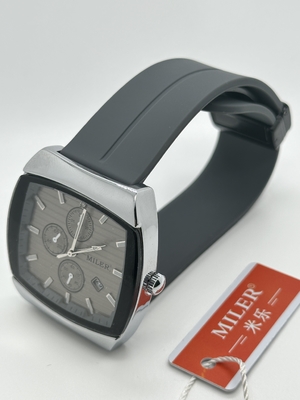 Water-Resistant Men s Quartz Wrist Watch Perfect for Active Lifestyles