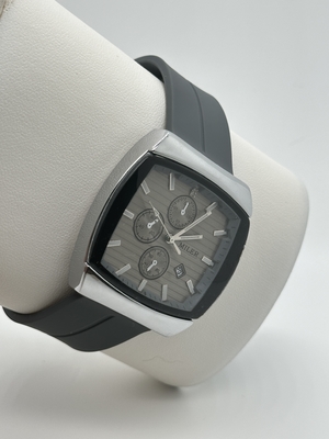 Form Meets Function Men s Quartz Wrist Watch with Style and Performance