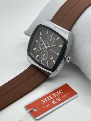 Customized Quartz Wrist Watch Luminous Hands Band for Men with Battery Performance