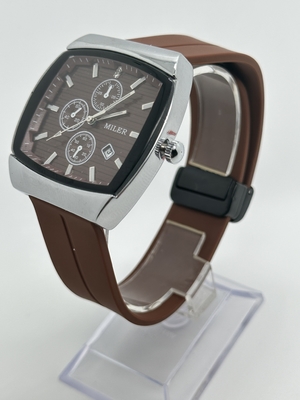Customized Quartz Wrist Watch with Luminous Hands Band for Men with Long Battery Life