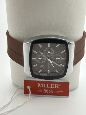 Customized Quartz Wrist Watch with Luminous Hands Band for Men with Long Battery Life