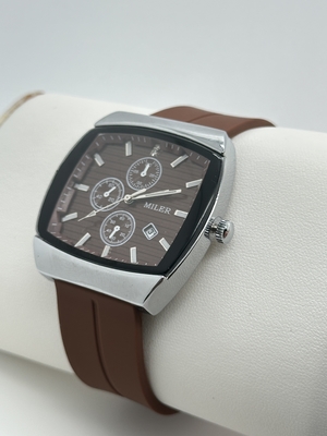 Exquisite stylish Quartz Wrist Watch With Luminous Hands Band For Men