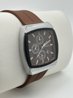 Exquisite stylish Quartz Wrist Watch With Luminous Hands Band For Men