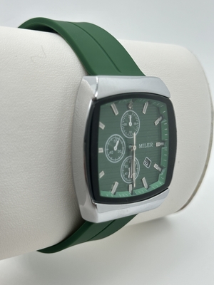 Stylish Quartz Wrist Watch with Luminous Hands and Leather Band for Men in Guangdong