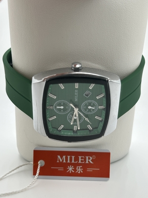 Stylish Quartz Wrist Watch with Luminous Hands and Leather Band for Men in Guangdong