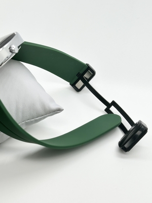 Guangdong Quartz Wrist Watch with Luminous Leather Strap for Men
