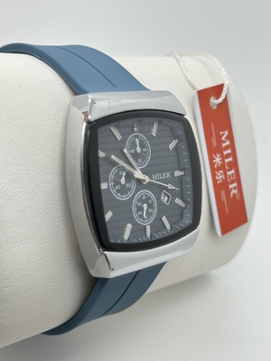 Stylish Quartz Wrist Watch with Luminous Leather Strap for Fashionable Gentlemen