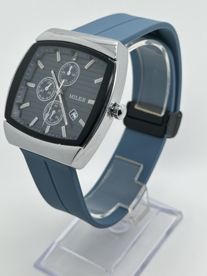 Stylish Quartz Wrist Watch with Luminous Leather Strap for Fashionable Gentlemen