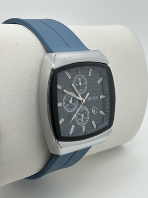 Stylish Quartz Wrist Watch with Luminous Leather Strap for Professionals