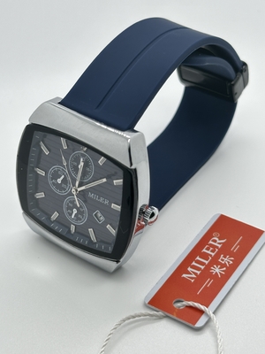 Lower price Easy-to-Read Face in this Men s Quartz Wrist Watch for Low Light Conditions