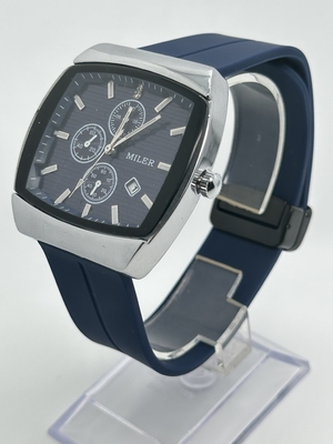 Lower price Easy-to-Read Face in this Men s Quartz Wrist Watch for Low Light Conditions
