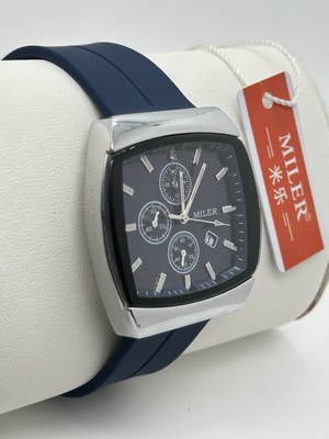 Luminous Leather Strap Quartz Wrist Watch for Business Professionals