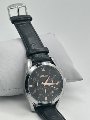 Fashionable Lady Quartz Light Watch Waterproof With Convenient Features