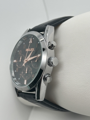 Fashionable Lady Quartz Light Watch Waterproof With Convenient Features