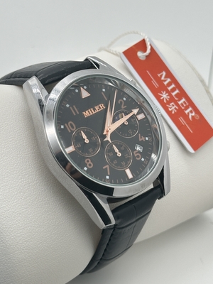 Fashionable Lady Quartz Light Watch Waterproof With Convenient Features