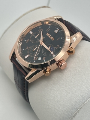 Sleek And Stylish Black Dial Quartz Light Watch Water Resistance Womens Luxury Watches