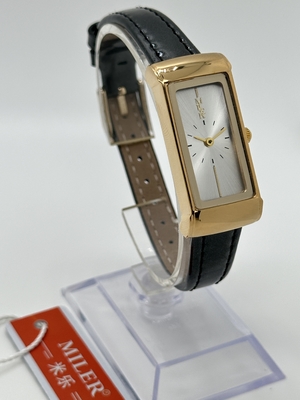Customizable Precise Leather Strap Quartz Watch With Personalized Engraved Quote