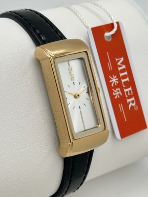 Custom Leather Strap Quartz Watch Personalized Engraved Trendy Luxury Watches