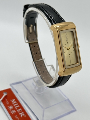 Exquisite Stainless Steel Leather Strap Quartz Watch With Personalized Engraving Option