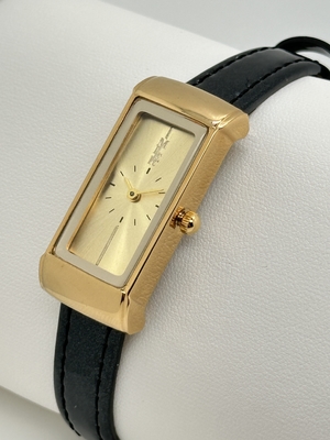 Exquisite Stainless Steel Leather Strap Quartz Watch With Personalized Engraving Option