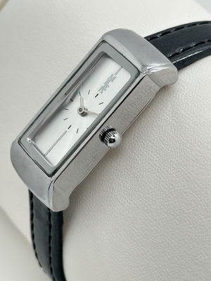 Engraved Waterproof Leather Strap Quartz Watch Modern Luxury Stylish Watch