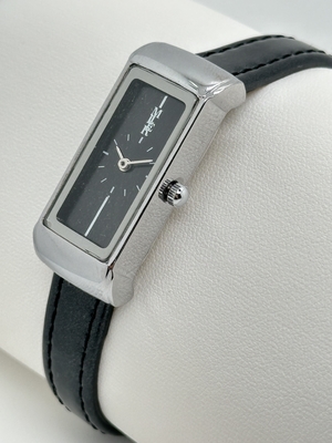 Classic Engraved Leather Strap Quartz Watch 30 Meters Water Resistance