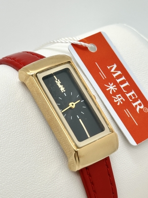 Quartz Wrist Watch Modern Style and Leather Band for B2B Marke