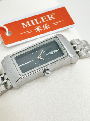 Fashion Silver Stainless Steel Strap Watch Waterproof Men And Women Watches