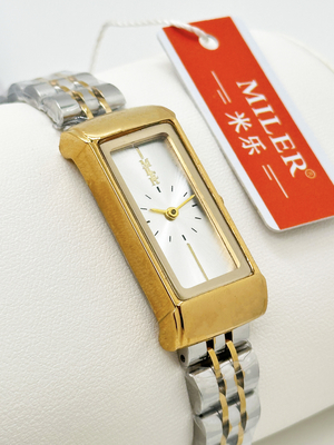 Classic Analog Stainless Steel Strap Watch For Girls 30 Meters Water Resistance