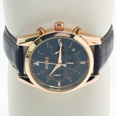 Classic Luxury Men Quartz Watch Waterproof Round Fashionable Mens Watches