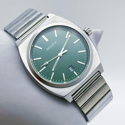 Stainless Steel Strap Watch Perfect Timepiece For Active And Adventurous Individuals