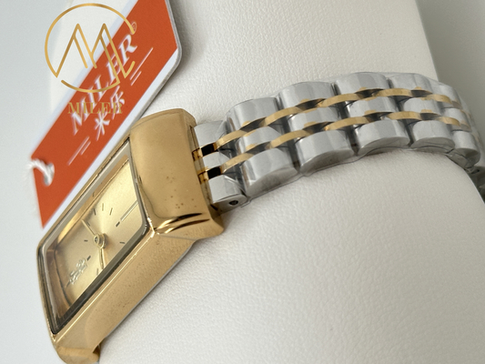 Fashion Design Quartz Wrist Watch with Stainless Steel Case Material