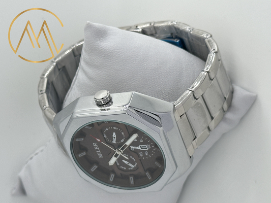 Diamond Type Case Shape Stainless Steel Strap Watch with Quartz Movement and Customized OEM LOGO