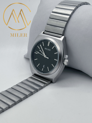 Customized LOGO Quartz Wrist Watch with Buckle Clasp Charm OEM and Charm