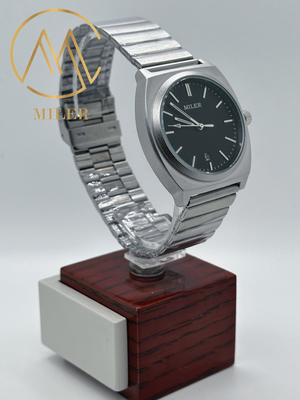 Stainless Steel Strap Watch The Perfect Timepiece For Outdoor Enthusiasts