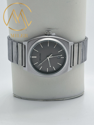Stylish And Customizable Quartz Wrist Watch For Men With Water Resistance