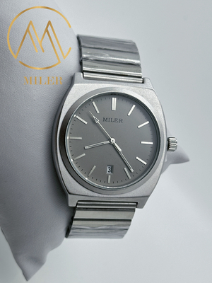 Stylish And Customizable Quartz Wrist Watch For Men With Water Resistance